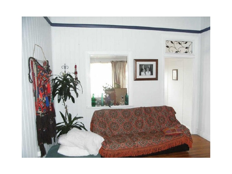 31 Bridge Street, Mount Lofty QLD 4350