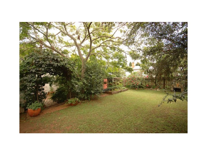 14a Prospect Street, Mount Lofty QLD 4350
