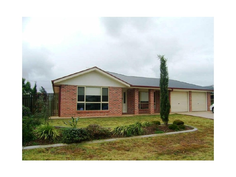 11 Patron Cres, Glenvale QLD 4350