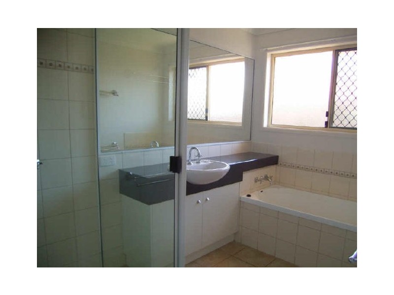 11 Patron Cres, Glenvale QLD 4350