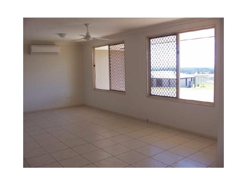 3 Kingfisher Drive, Highfields QLD 4352