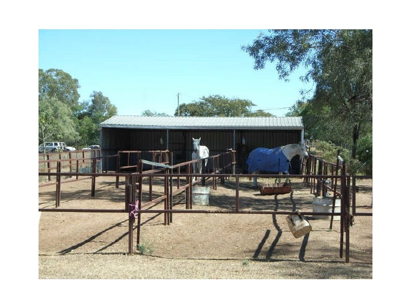 4 Killarney Street, Dulacca QLD 4425