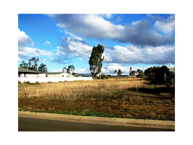 3 Coral Court, Cambooya QLD 4358