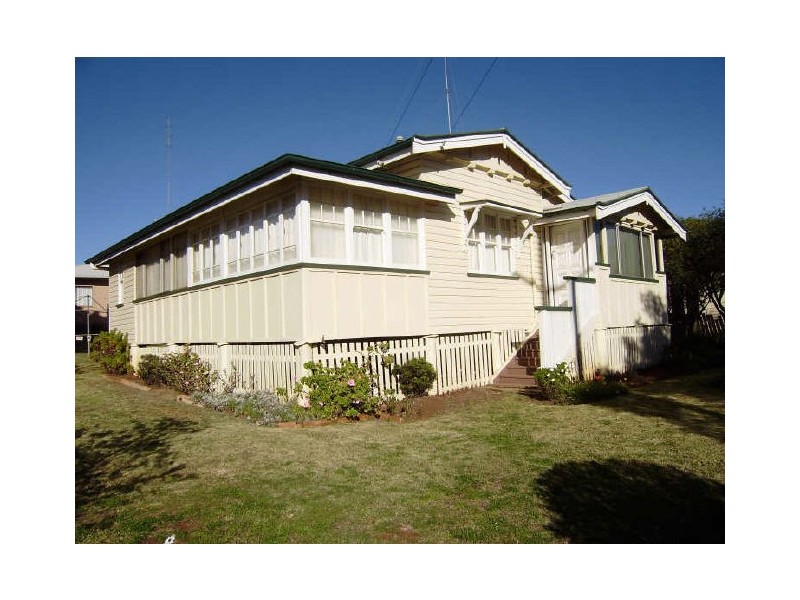 740 Ruthven Street, Toowoomba QLD 4350