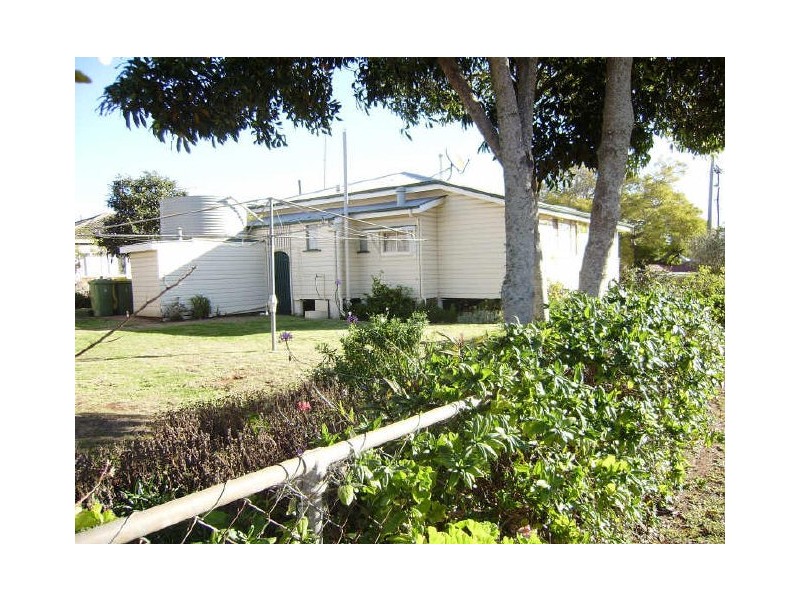 740 Ruthven Street, Toowoomba QLD 4350