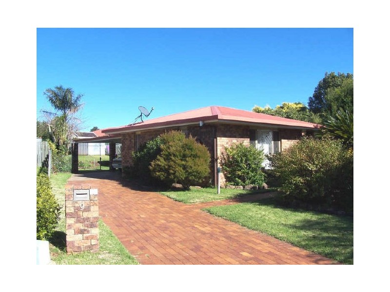 9 Millicent Court, Centenary Heights QLD 4350