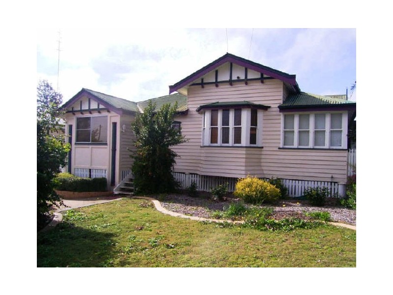 106 Holberton Street, Newtown QLD 4350