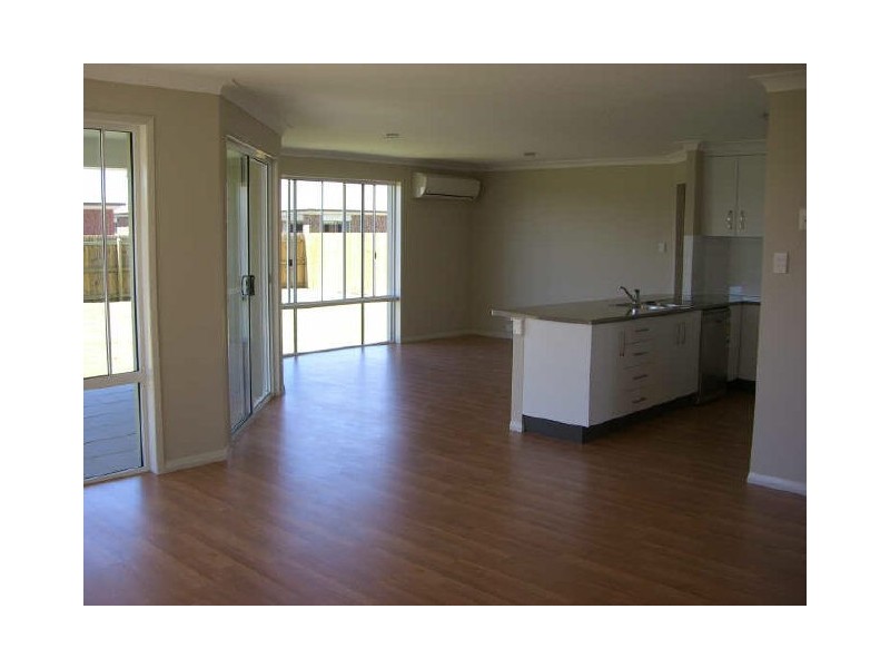 1 Montclair Close, Dalby QLD 4405