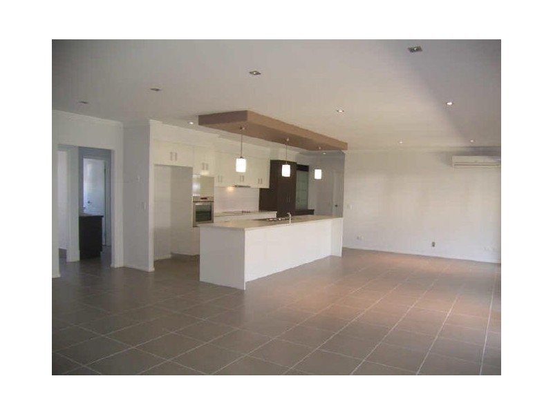 18 Fallon Drive, Middle Ridge QLD 4350