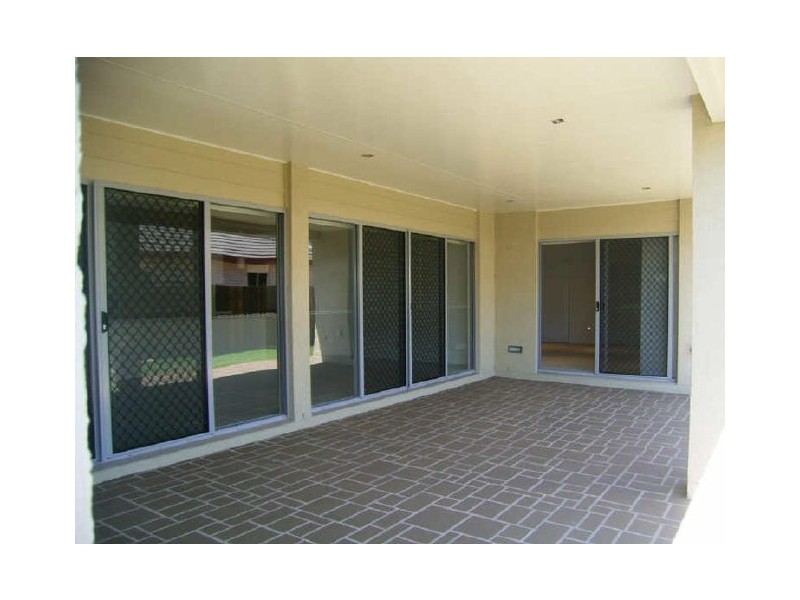 18 Fallon Drive, Middle Ridge QLD 4350