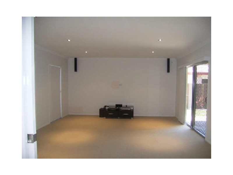 18 Fallon Drive, Middle Ridge QLD 4350