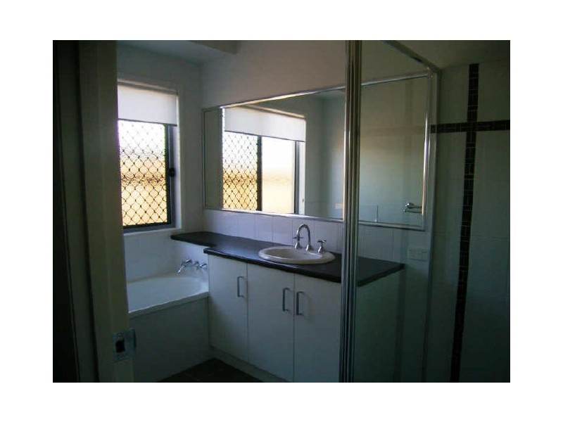 18 Fallon Drive, Middle Ridge QLD 4350