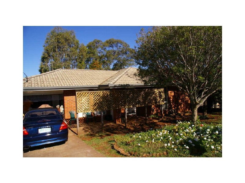 4 Featherstone Court, Rockville QLD 4350