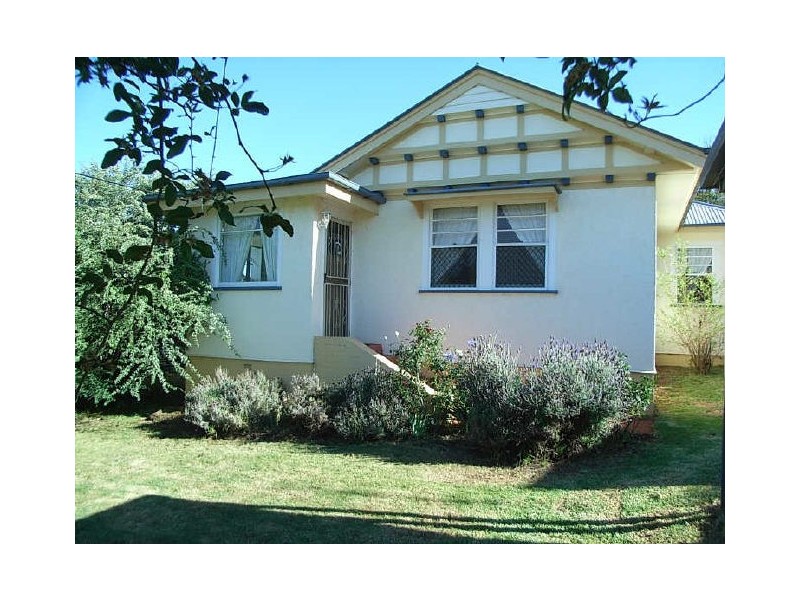 18 Seaton Street, Toowoomba QLD 4350