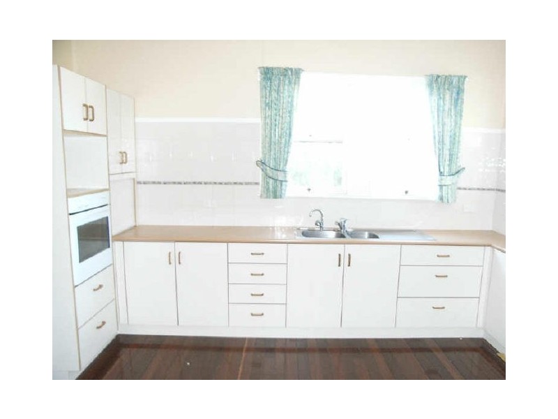 18 Seaton Street, Toowoomba QLD 4350