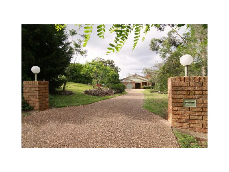 19 Harvey Street, Mount Lofty QLD 4350