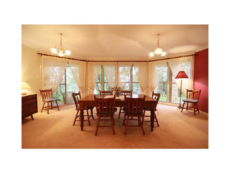 19 Harvey Street, Mount Lofty QLD 4350