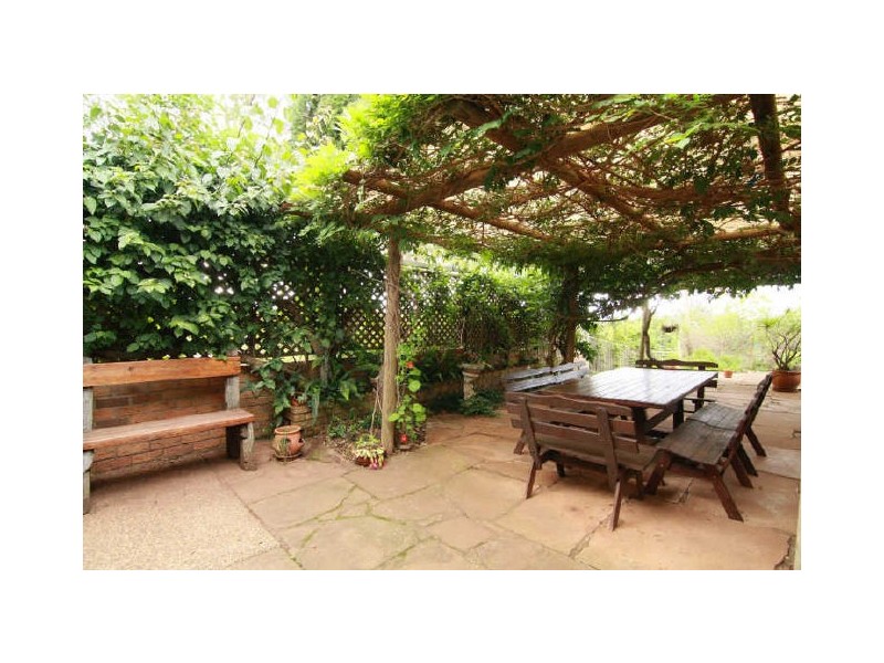 19 Harvey Street, Mount Lofty QLD 4350