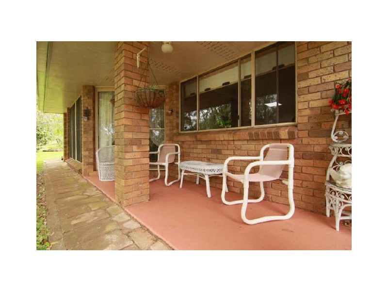 19 Harvey Street, Mount Lofty QLD 4350