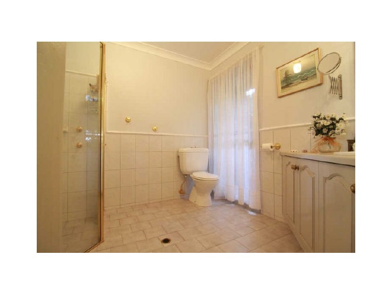 19 Harvey Street, Mount Lofty QLD 4350