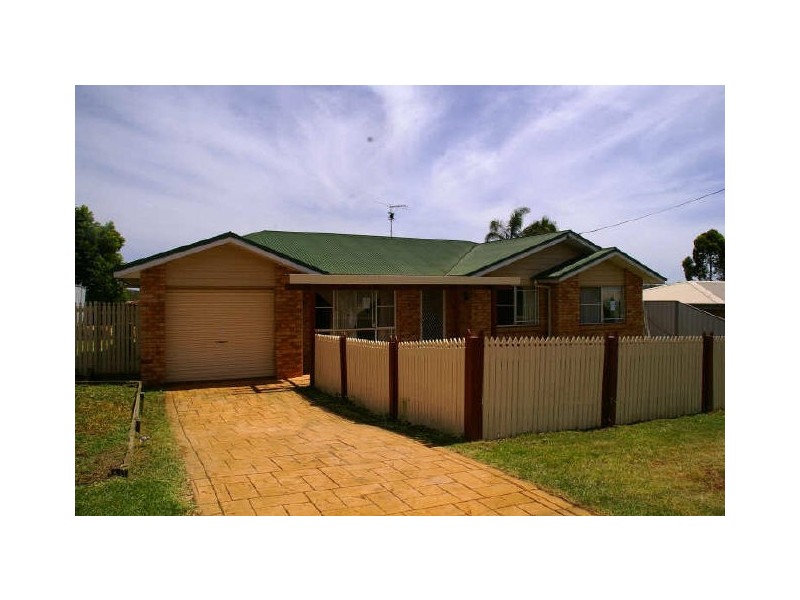 142 Hursley Rd, Glenvale QLD 4350
