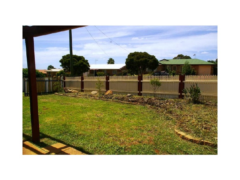 142 Hursley Rd, Glenvale QLD 4350