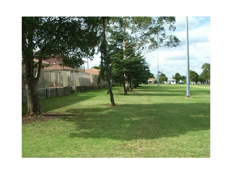 7/23 Lendrum Street, Newtown QLD 4350