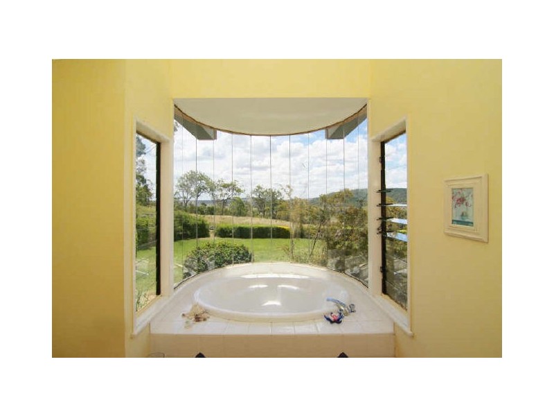 192 Meyninks Road, Hodgson Vale QLD 4352