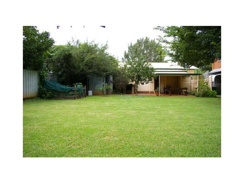 1 Creek Street, East Toowoomba QLD 4350