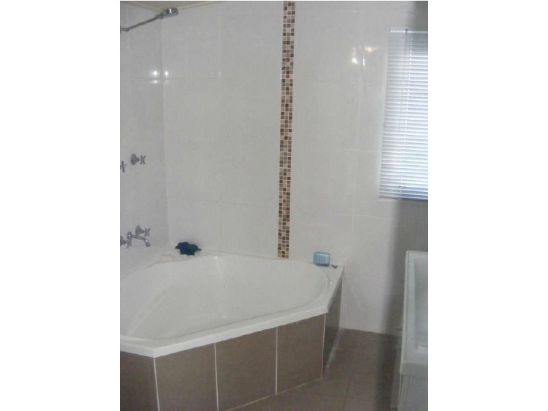 22 Tighe Street, Newtown QLD 4350