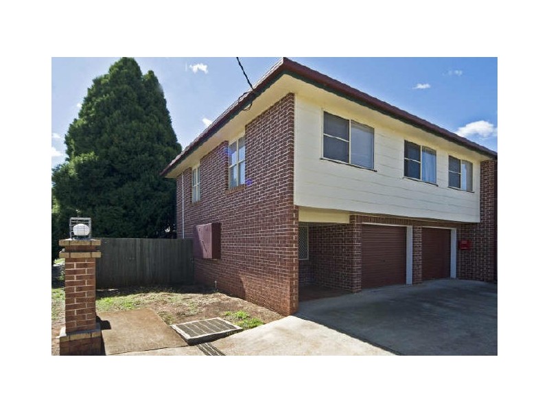 1/8 Phillip Street, Toowoomba QLD 4350