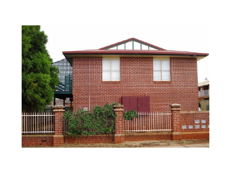 1/8 Phillip Street, Toowoomba QLD 4350