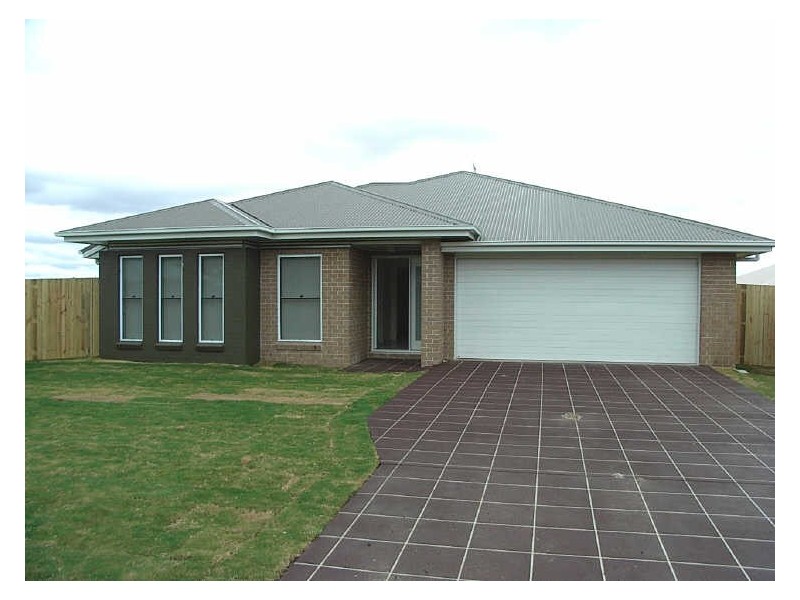 6 St Andrews Chase, Dalby QLD 4405