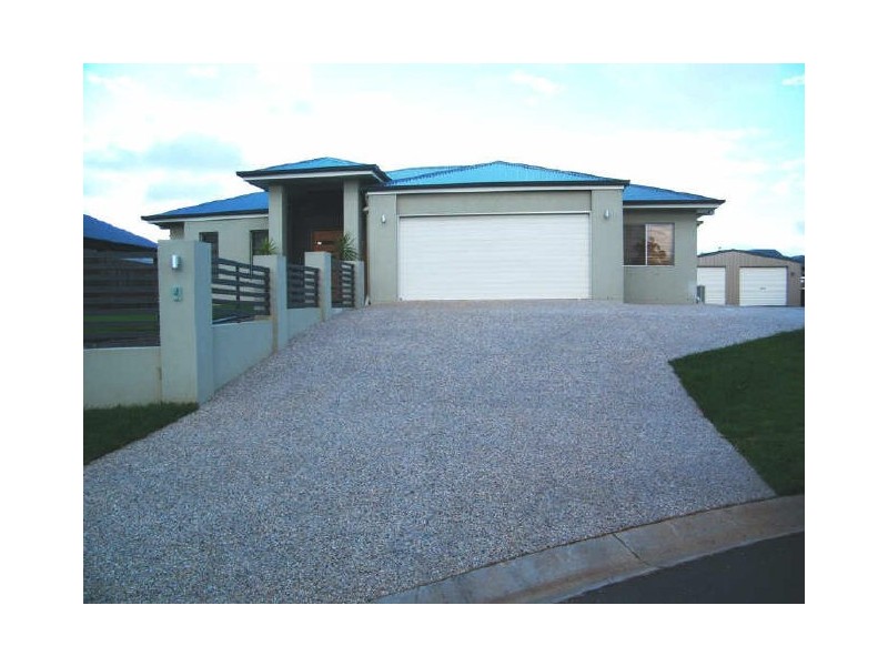4 Cockatoo Court, Highfields QLD 4352