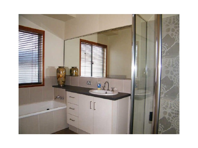 4 Cockatoo Court, Highfields QLD 4352