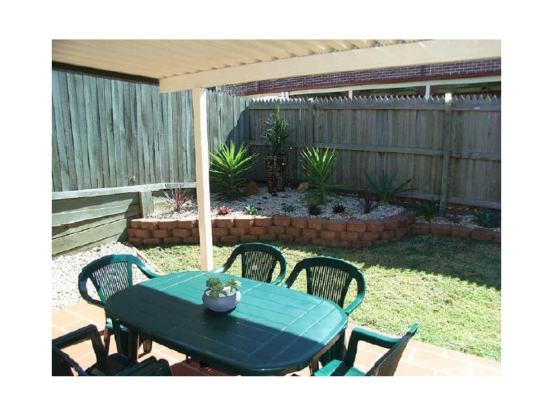 2/11 Horrocks Crescent, Kearneys Spring QLD 4350