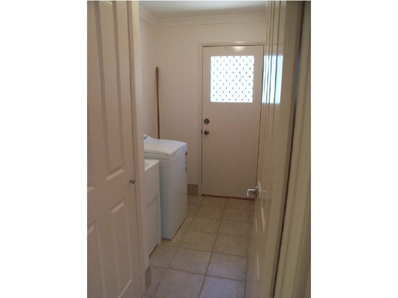 2/11 Horrocks Crescent, Kearneys Spring QLD 4350