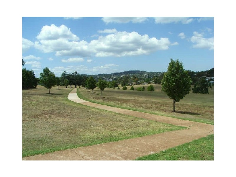 2/78 Holberton Street, Rockville QLD 4350