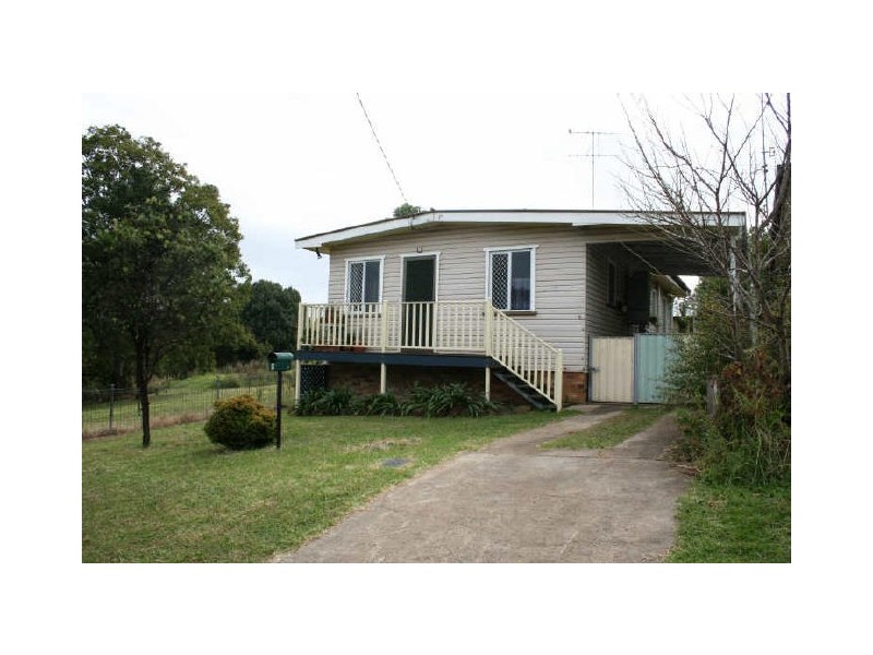 9 Glasgow Street, North Toowoomba QLD 4350