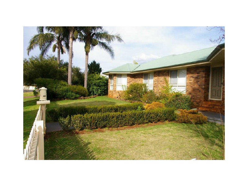 4 Jull Drive, Centenary Heights QLD 4350