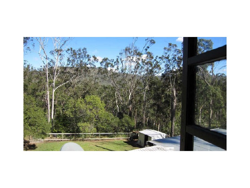 27 Berghofer Drive, Withcott QLD 4352