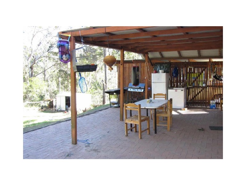 27 Berghofer Drive, Withcott QLD 4352