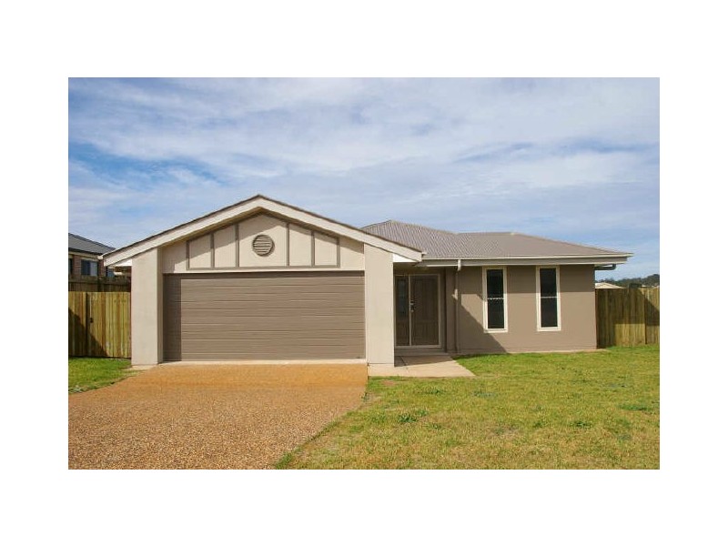 9 Krefter Crescent, Highfields QLD 4352