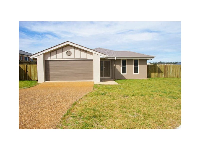 9 Krefter Crescent, Highfields QLD 4352