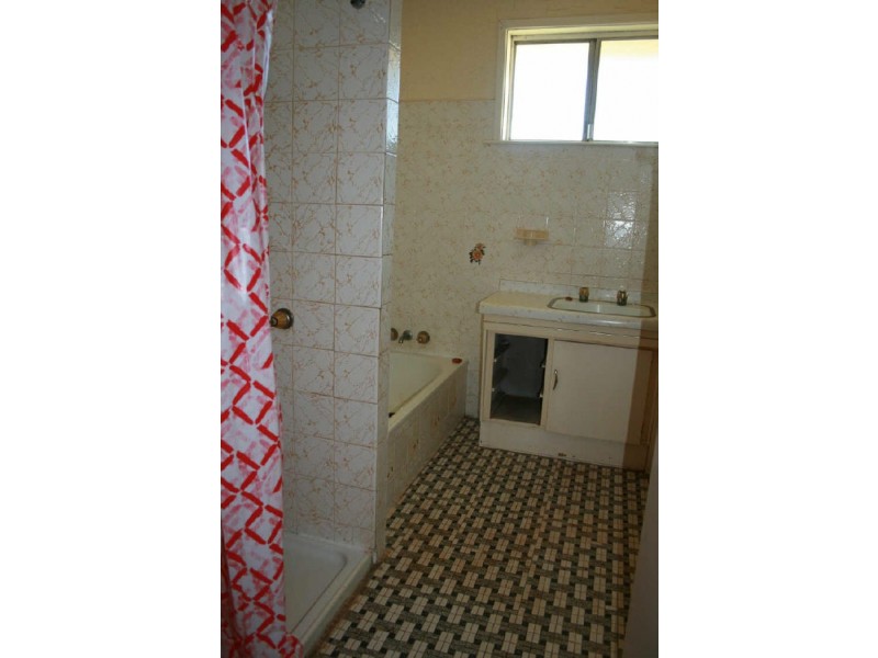 4 Obst Street, Harristown QLD 4350