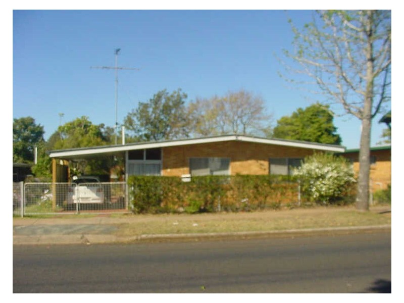 252 Alderley Street, Centenary Heights QLD 4350