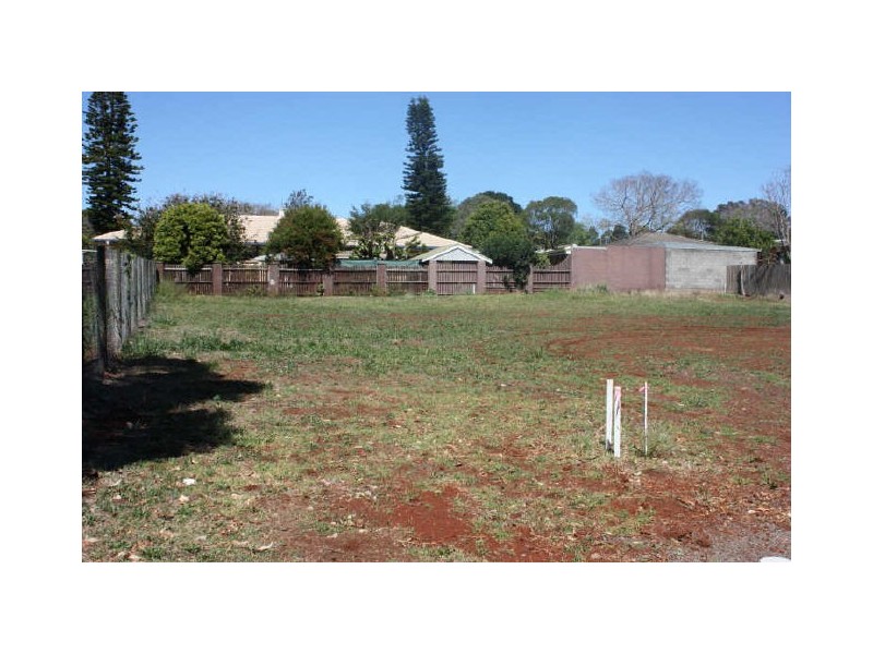 L27 Chopin Street, Rockville QLD 4350