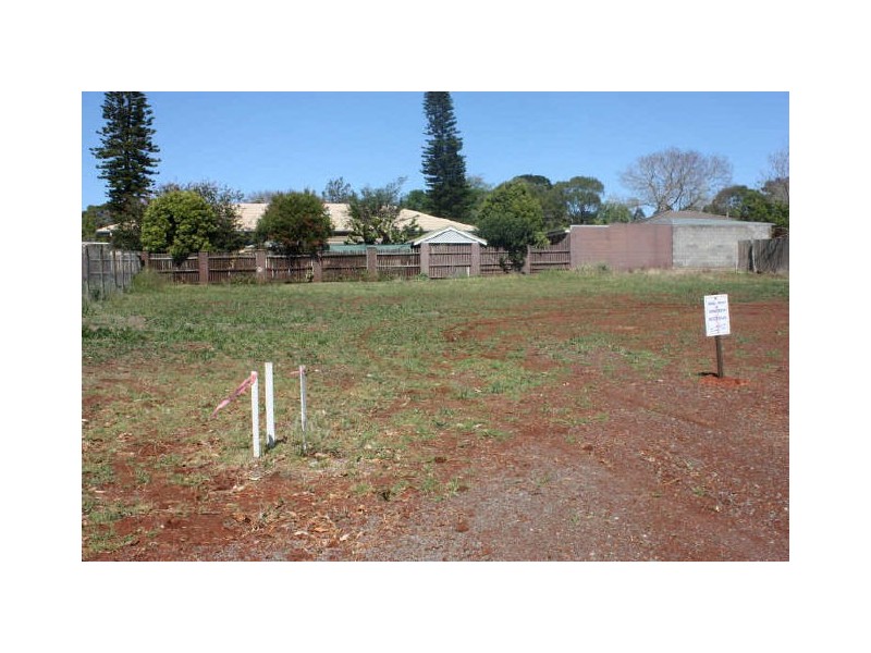 L27 Chopin Street, Rockville QLD 4350