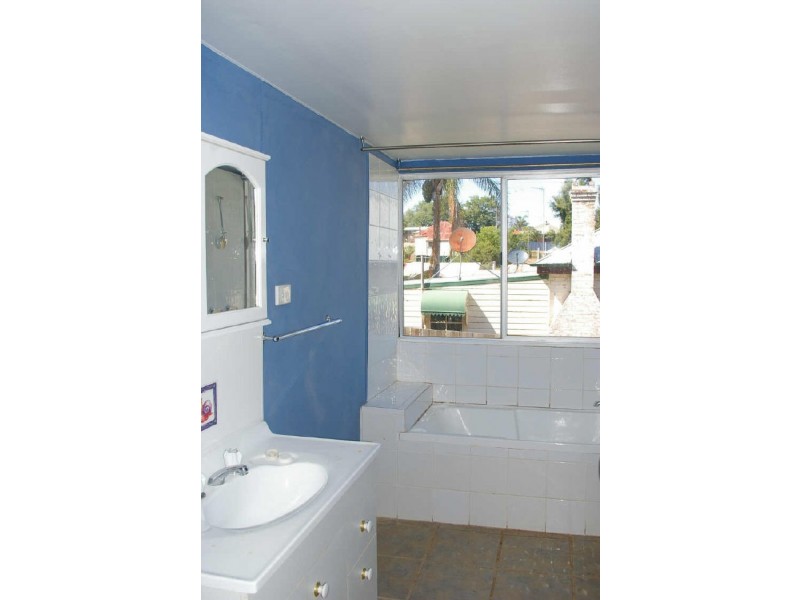 2 Prospect Street, North Toowoomba QLD 4350