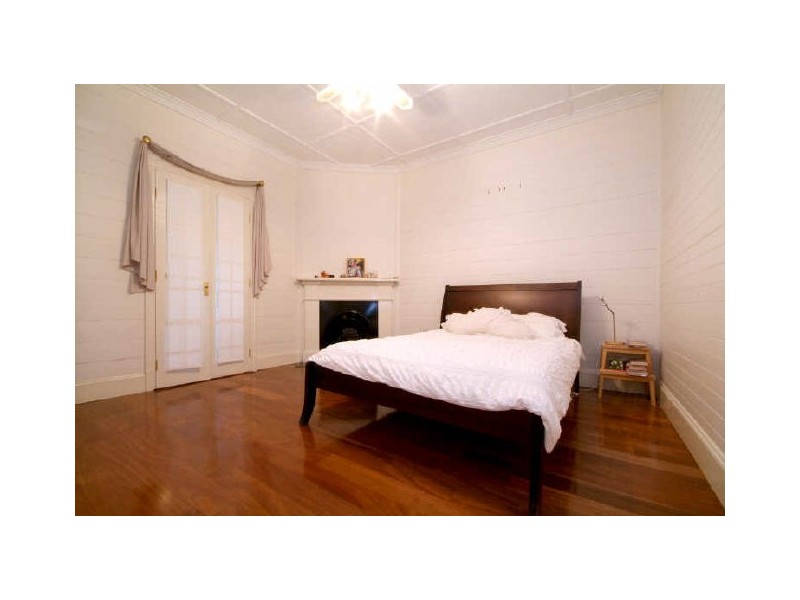 7 Clyde Street, Mount Lofty QLD 4350